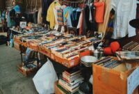 The Ultimate Guide to Buying and Selling Vintage Clothing